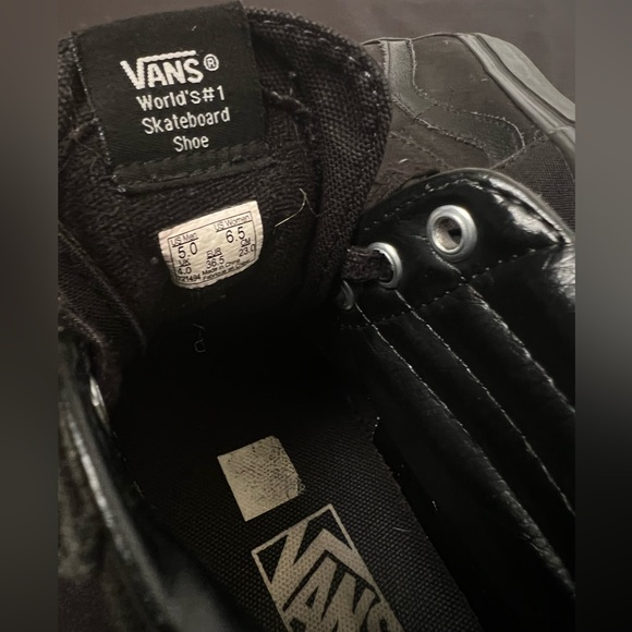 Vans - Picture 5 of 6